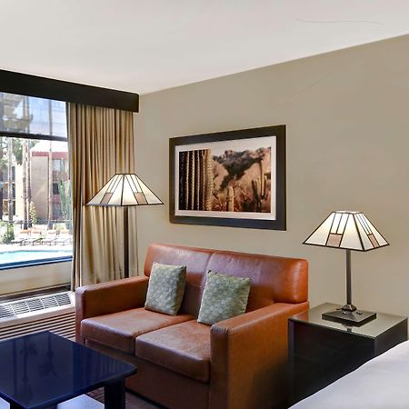 Doubletree By Hilton Phoenix- Tempe Exterior foto