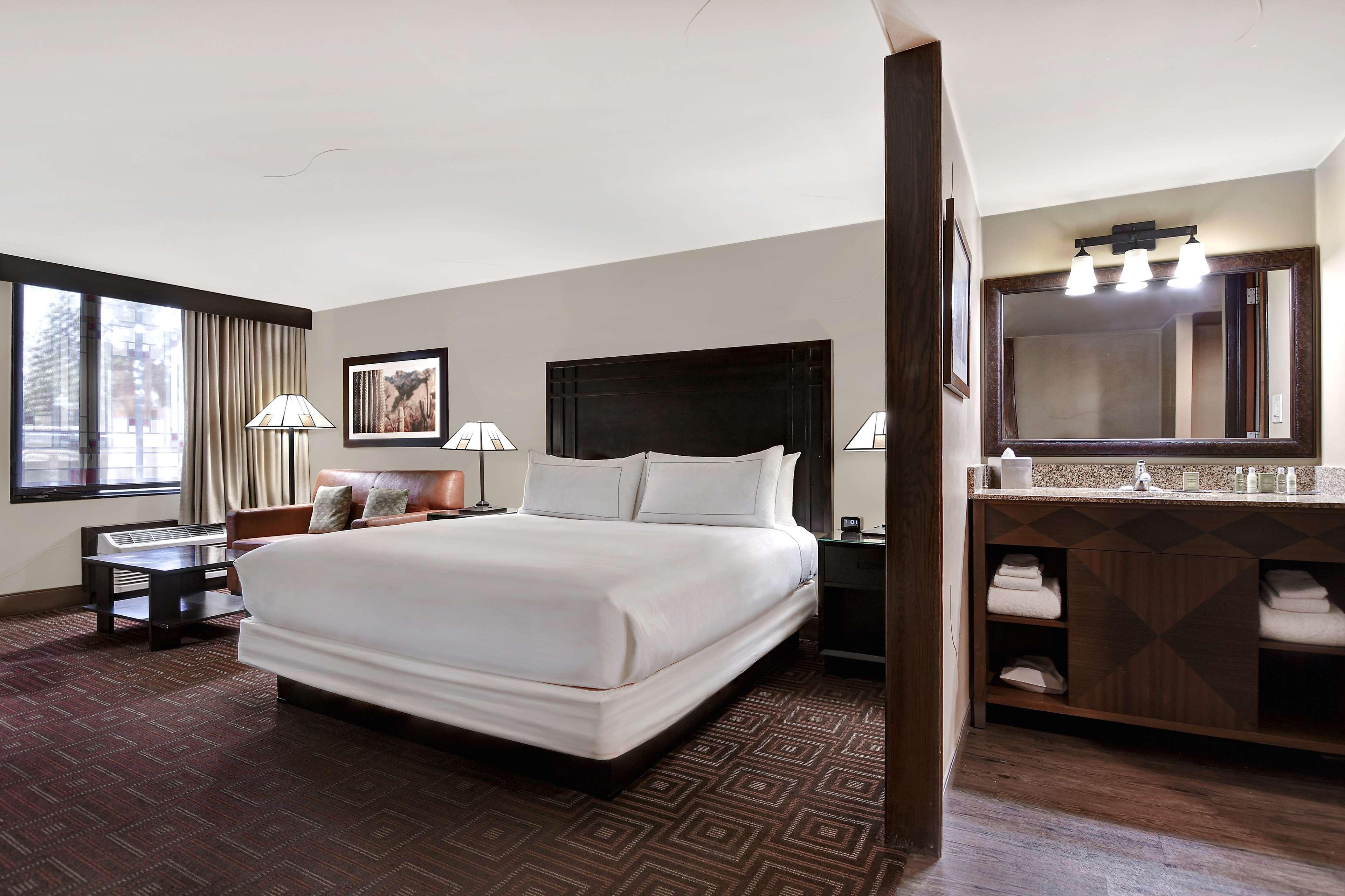 Doubletree By Hilton Phoenix- Tempe Exterior foto